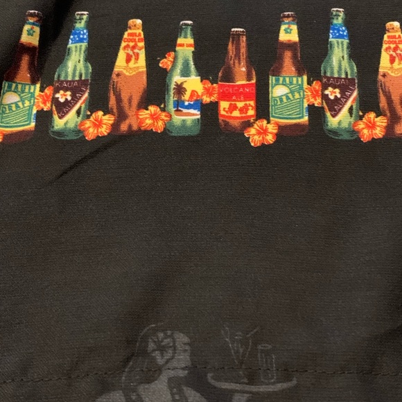 Men’s Hawaiian Button Down Shirt - Picture 4 of 8